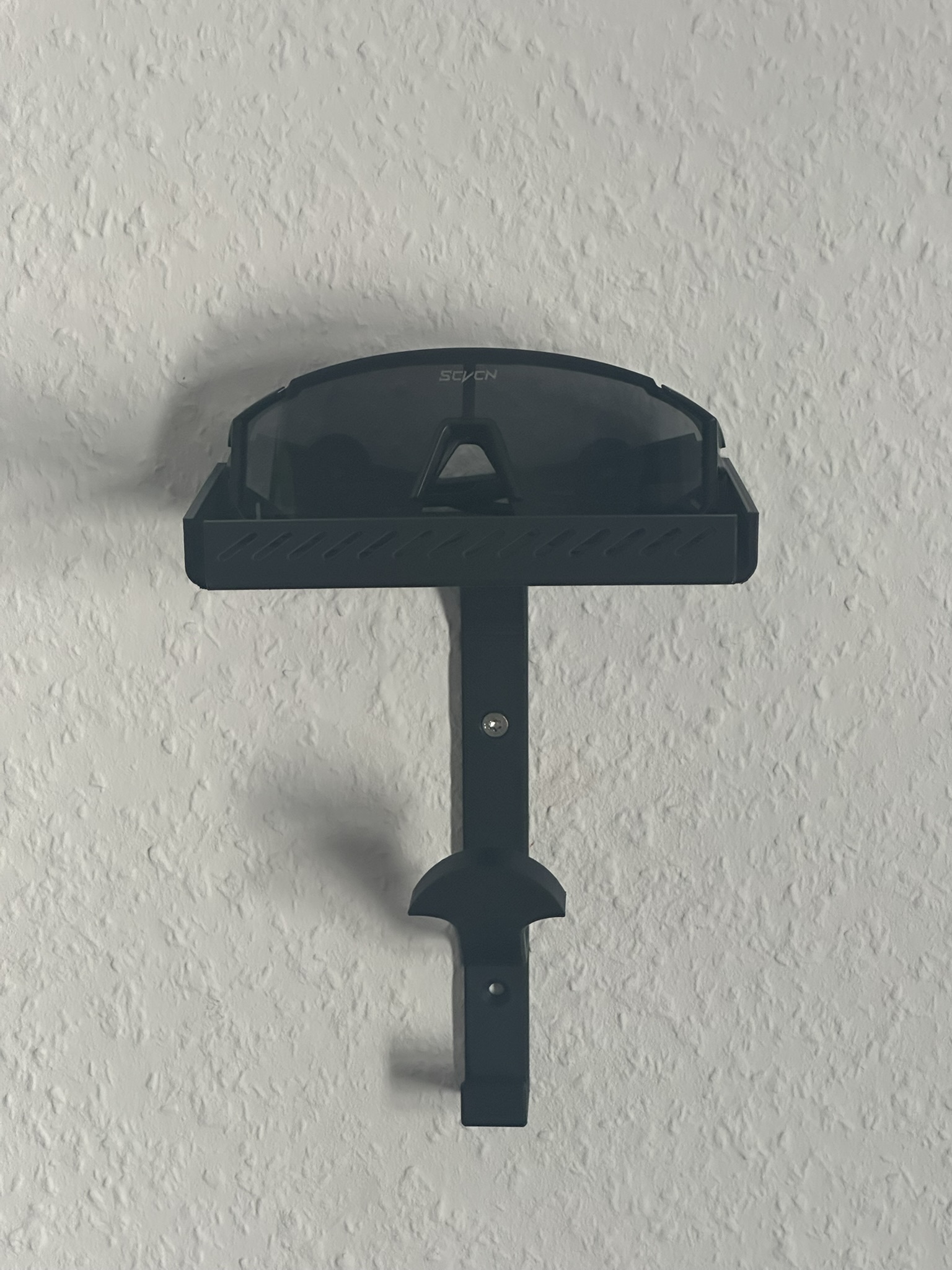 IMG_9035 Wandhalterung für Fahrradhelm und -brille